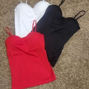 Lot Of 3-NWOT No Boundaries Tanks With Built In Bra.